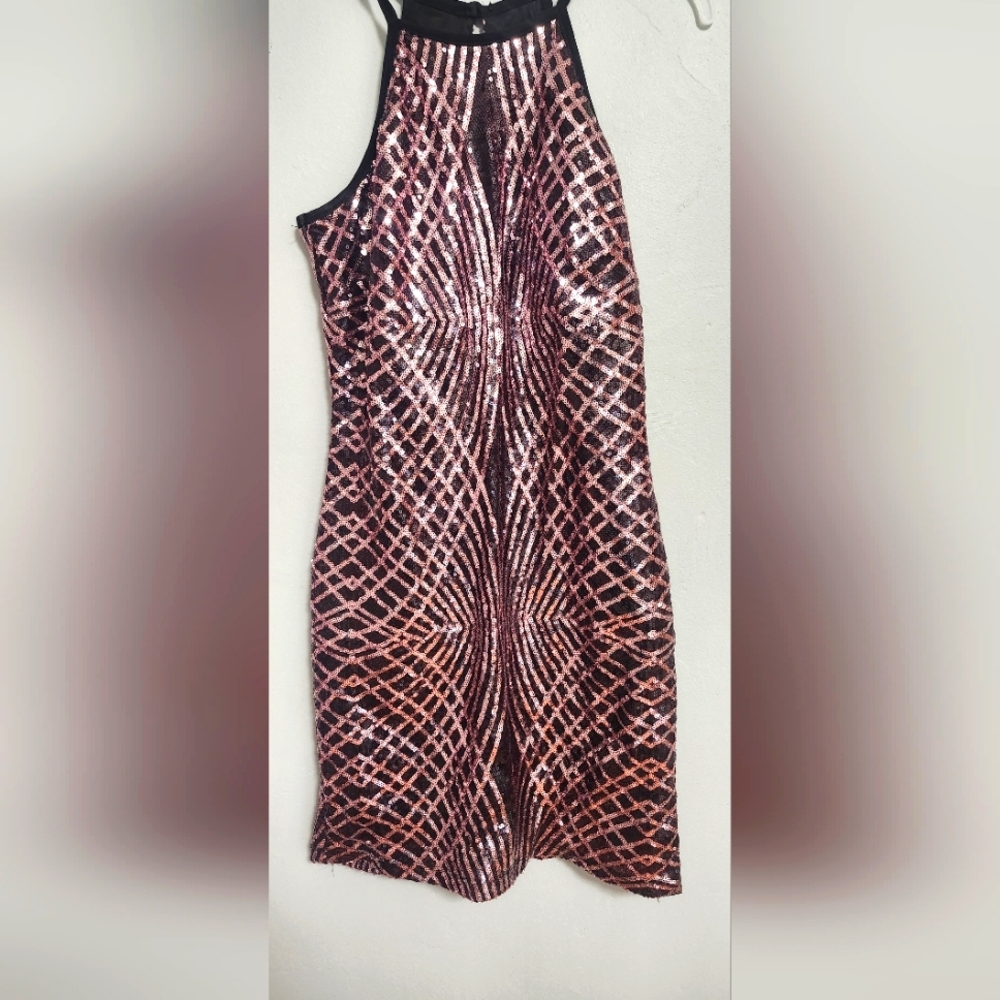 A nylon linning polyester dress,